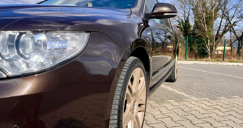 Skoda Superb cena 45000 przebieg: 238000, rok produkcji 2011 z Nowe Miasto nad Pilicą małe 497